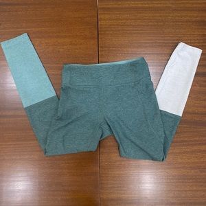 Outdoor Voices Two Toned 7/8 Leggings - Small